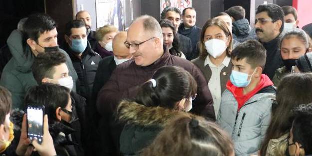 Vatandaşlar ‘Kesişme; İyi ki Varsın Eren’e akın etti