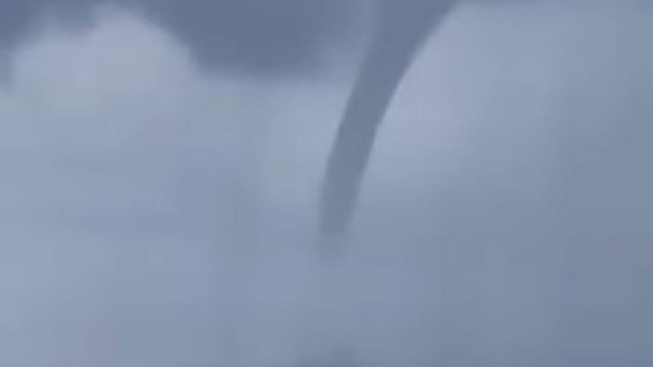 Vatandaşlar korkuya kapıldı! Antalya’da hortum meydana geldi