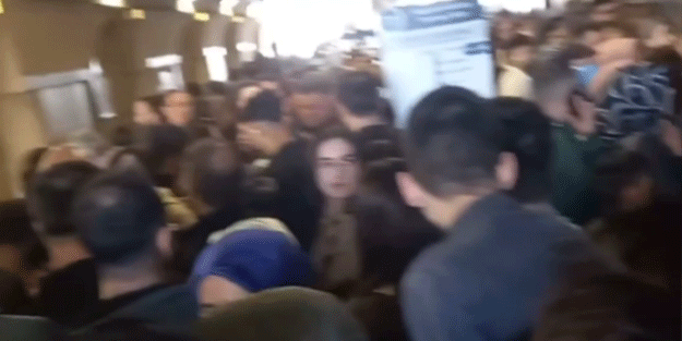 Vatandaşlar neye uğradığını şaşırdı! Duraklarda büyük kalabalık