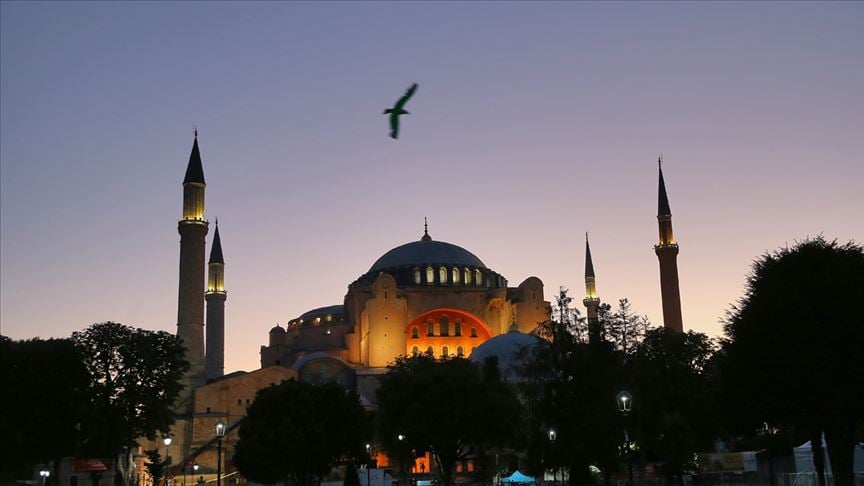 Vatandaşlar, sabah namazında Ayasofya-i Kebir Cami-i Şerifi'ne akın etti