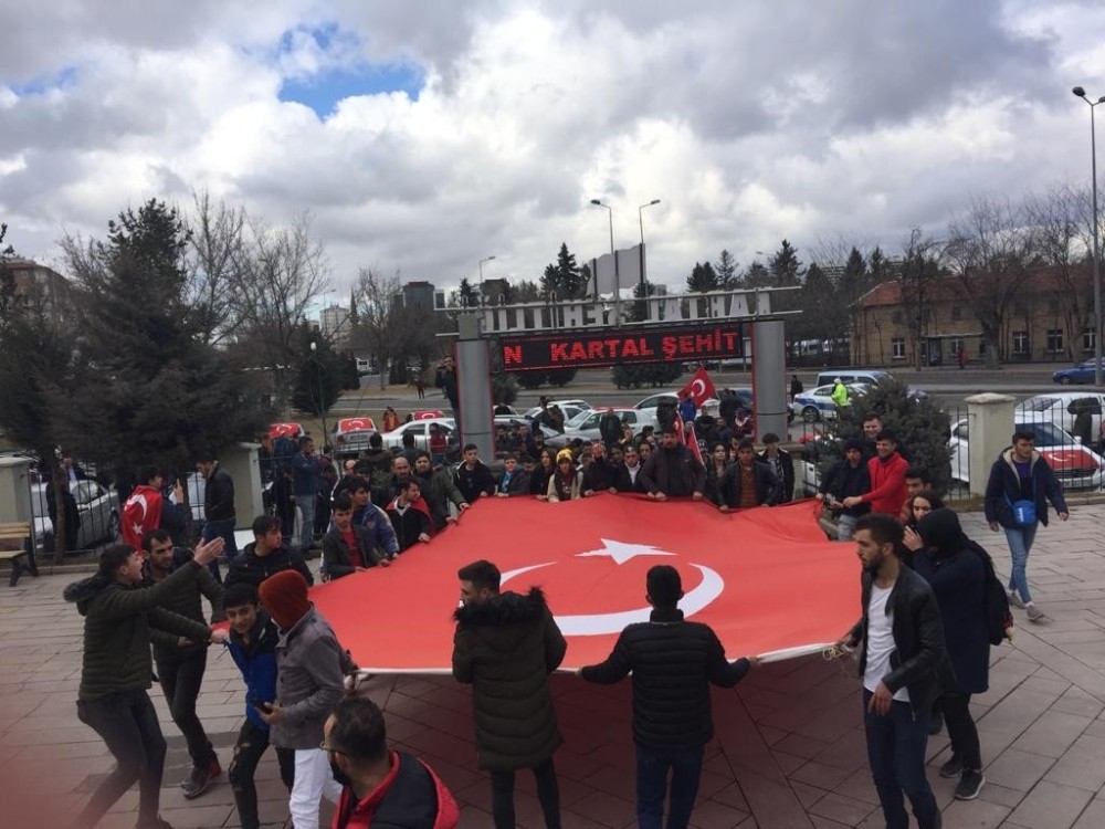 Vatandaşlar şehitliğe koştu 