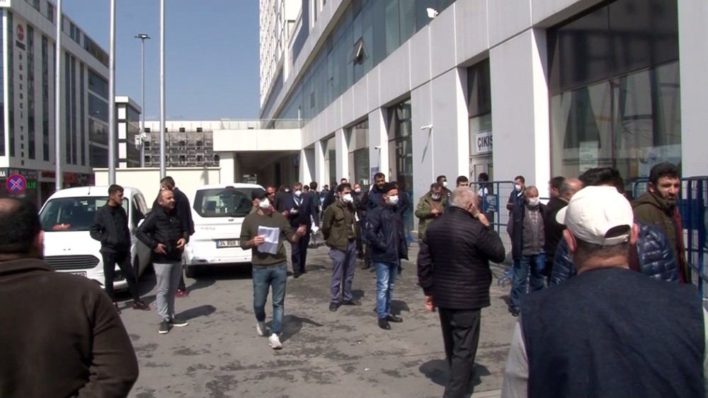 Vatandaşlar sosyal mesafe kuralına yine uymadı 