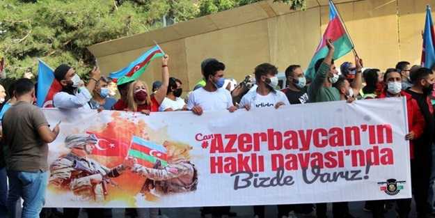 Vatandaşlardan duygulandıran hareket! Başkonsolosluğa teslim ettiler