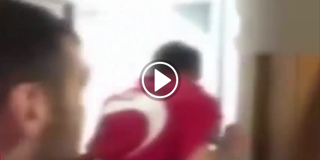 Vatandaşlardan Genelkurmay binasında darbeci avı