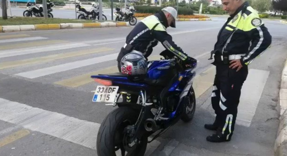 Vatandaşları çileden çıkartan o araçlar trafikten men ediliyor 