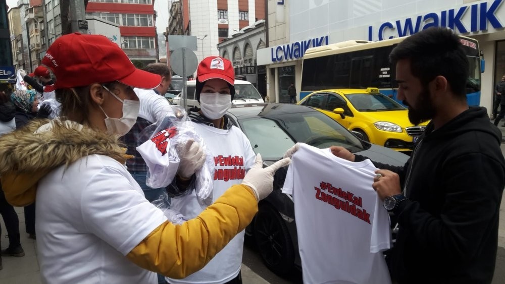 Vatandaşları tek tek durdurup 
