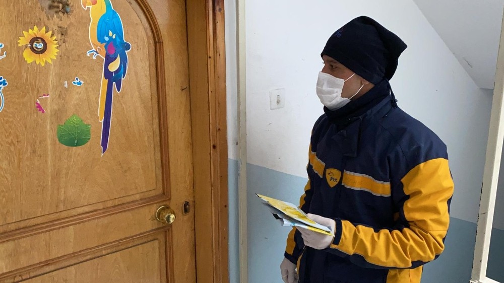 Vatandaşların e-devlet üzerinden talep ettiği maskelerin dağıtımına başlandı 