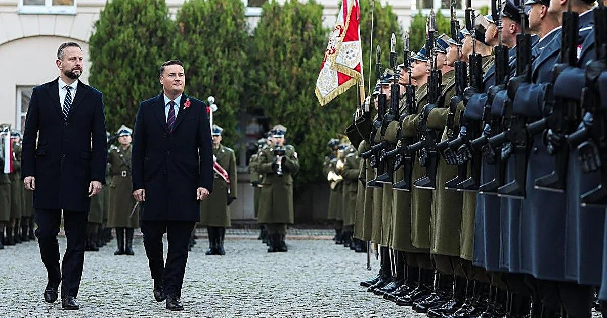 Vatandaşlarına Rusya ile savaş senaryosu uyarısı yaptı