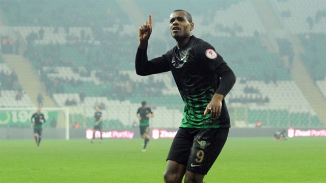 Vaz Te Çin'e transfer etti