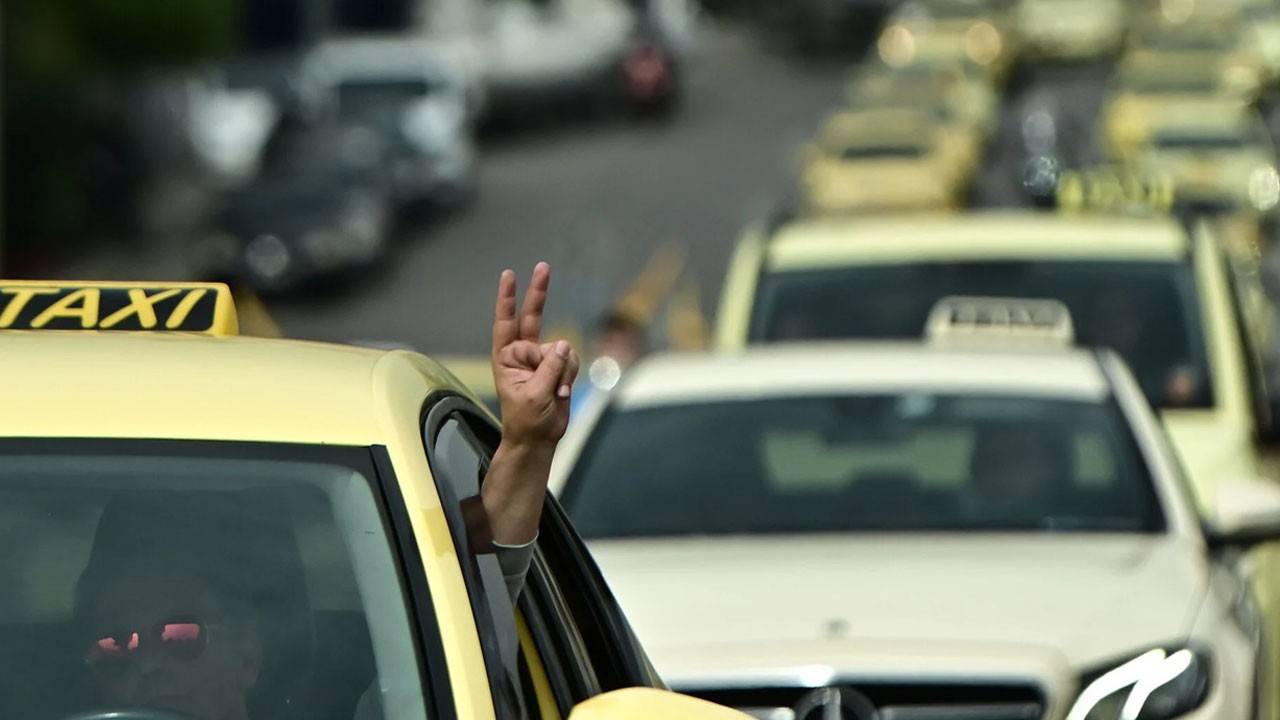 Ve beklenen oldu! Taksiler kontak kapattı