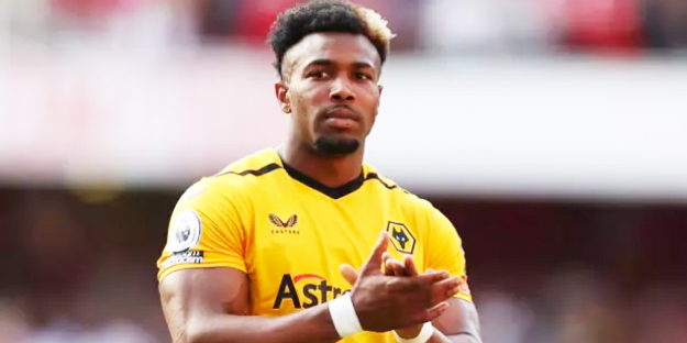 Ve beklenen uçak indi... Dünyaya ilan etti! Transferi hayırlı uğurlu olsun...