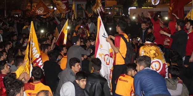 Ve Galatasaray şampiyon gibi karşılandı!
