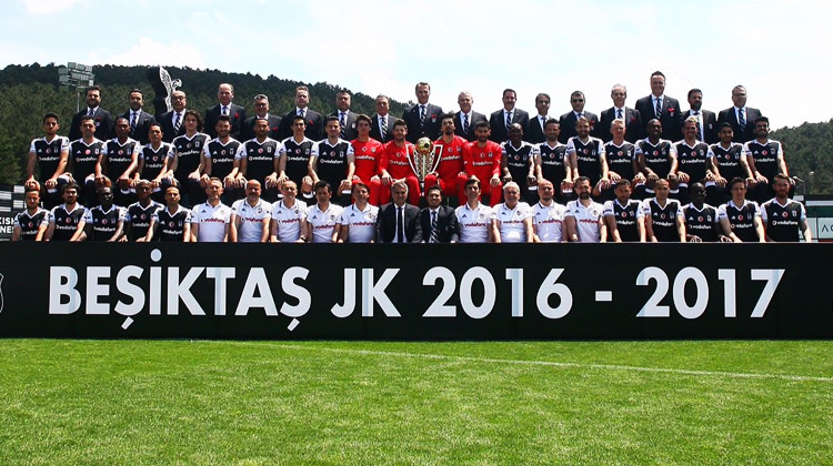 Ve kupa şampiyonun ellerinde! Şaşırtan ayrıntı...