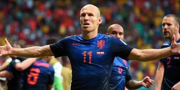 Ve yılın bombası Robben!