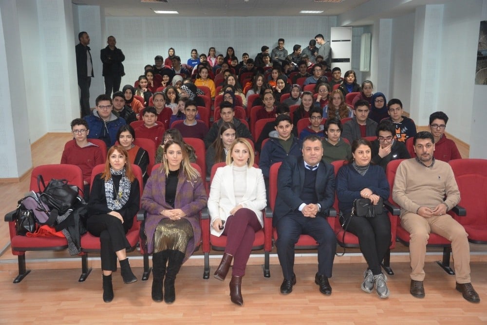 Vedat Topçuoğlu Lisesinde ‘akran zorbalığı’ anlatıldı 
