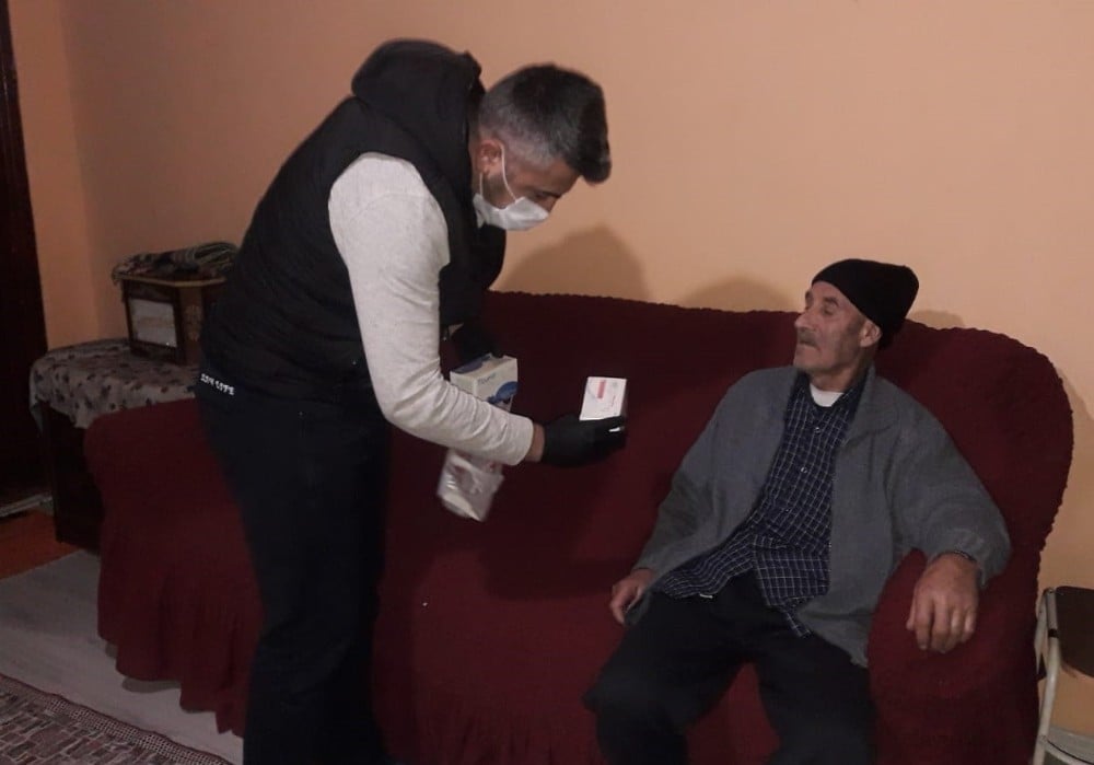 Vefa ekibi 70 yaşındaki akciğer hastası için seferber oldu 