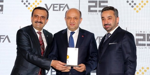 Vefa Holding’ten 25. yıla görkemli kutlama