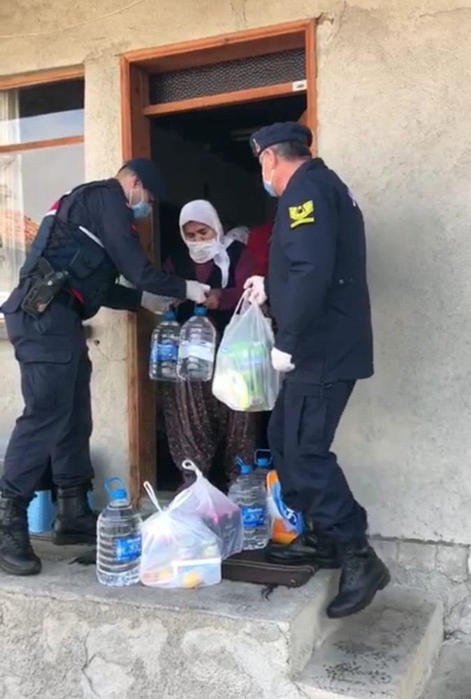 Vefa İletişim Merkezi’ni arayan yaşlı kadının tek isteği ‘hazır su’ oldu 