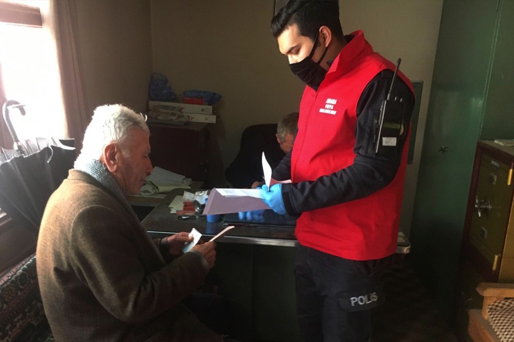 Vefa Sosyal Destek Grubu polisleri yaşlılara hizmet yarışında 