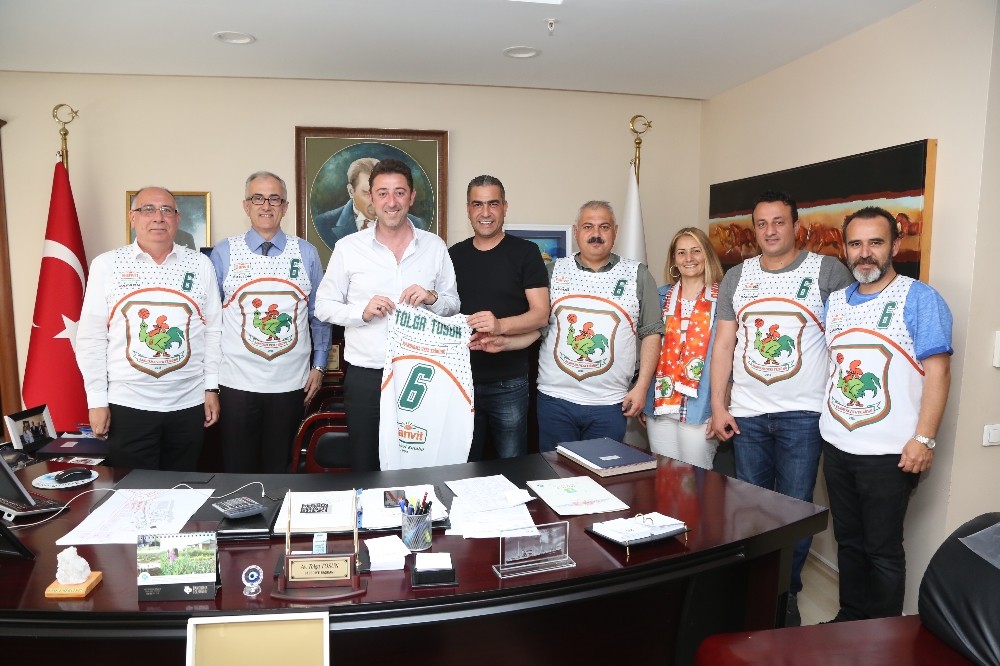 Vefa Tribünü’nden Başkan’a ziyaret 