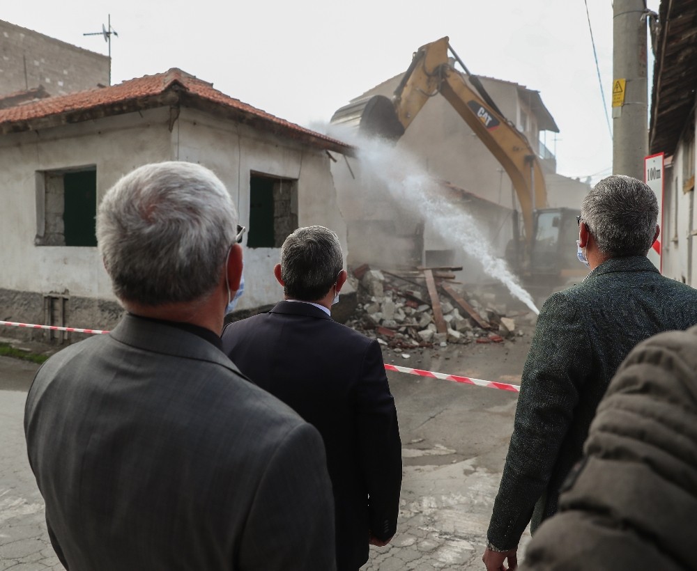 Vefa’da kentsel dönüşüm yıkımları başladı 