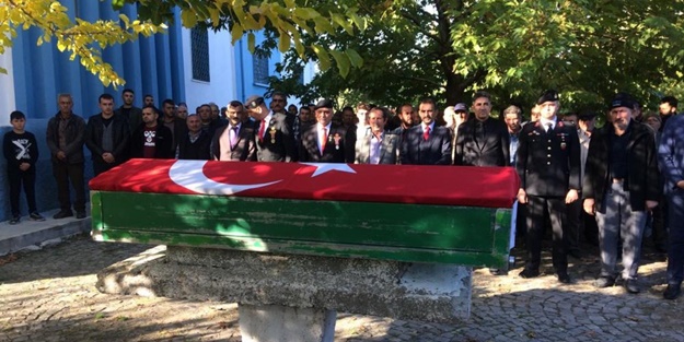 Vefat eden Kore gazisi toprağa verildi