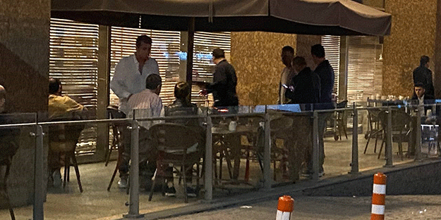 Vefat eden Sabah Gazetesi Başyazarı Mehmet Barlas'ın ailesi hastaneden ayrıldı