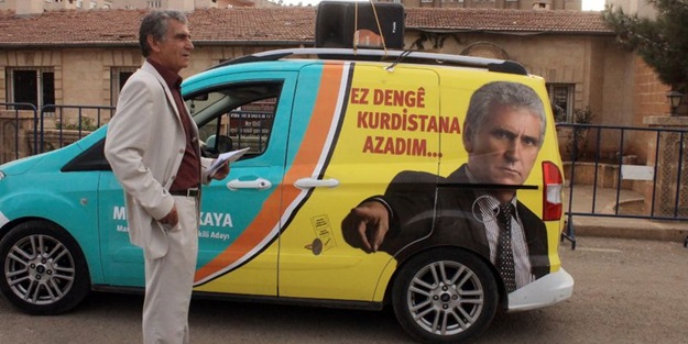 Vekil adayı boş meydana seslendi