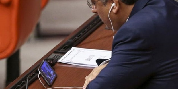 Vekiller Davutoğlu'nu böyle izledi