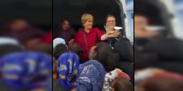 Veli Ağbaba'nın kokonaları depremzedelere bakın ne yaptı!