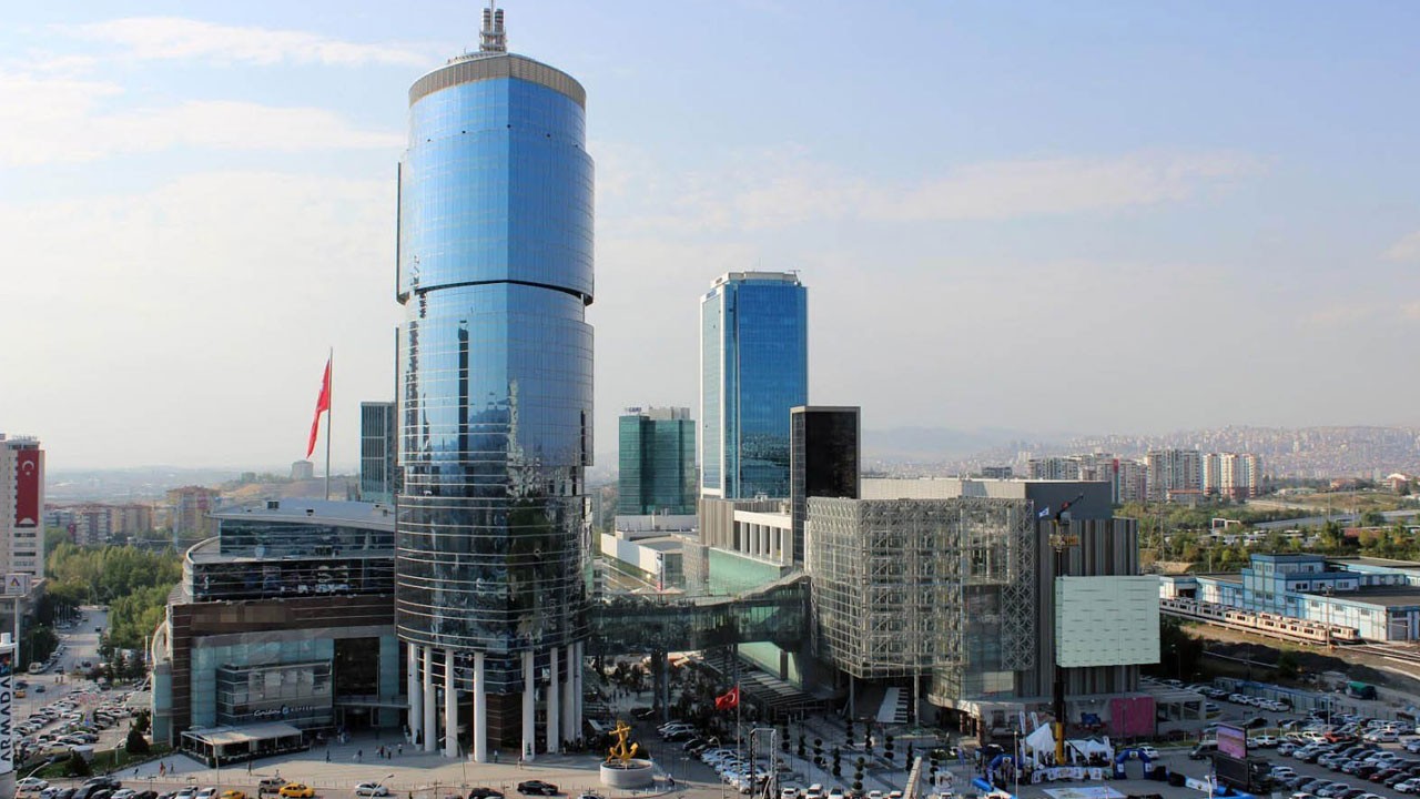 Velisiz giriş yasak! Bu AVM'ye 18 yaşından küçükler giremeyecek