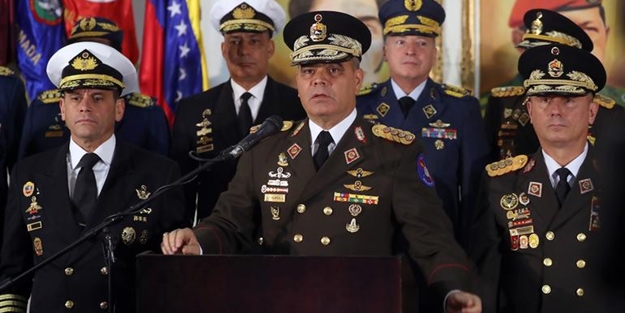 Venezuela ordusu safını seçti! Flaş açıklama