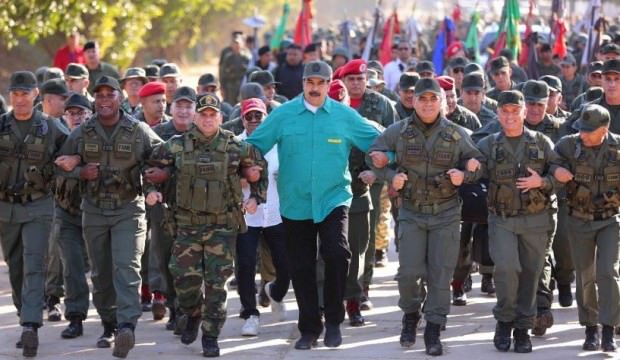 Venezuela ordusundan ABD'ye: Bekliyoruz