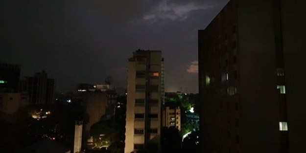 Venezuela’da elektrik kesintisi felaket yol açtı: En az 36 ölü!