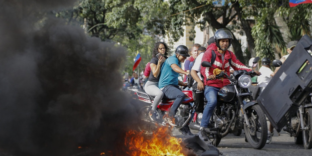 Venezuela'da iç savaş! Yerli ve milli Maduro'nun zaferi kudurttu!