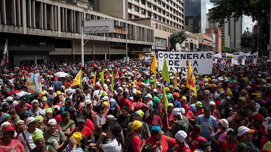 Venezuela'da muhalifler ve hükümet yanlıları yine sokakta gösteri düzenledi