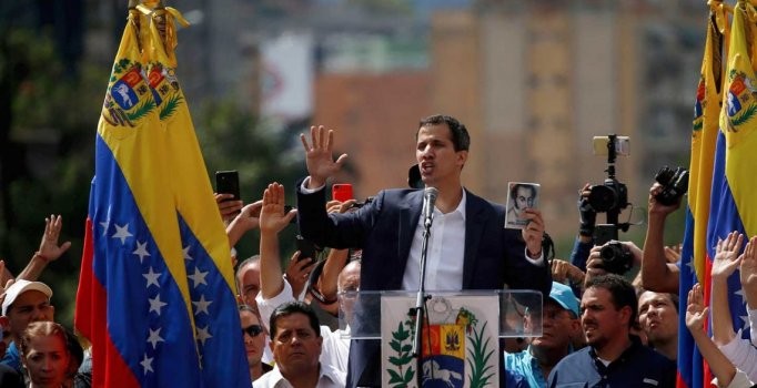 Venezuela'da sular durulmuyor! ABD destekli Guaido paralel seçim yapacak