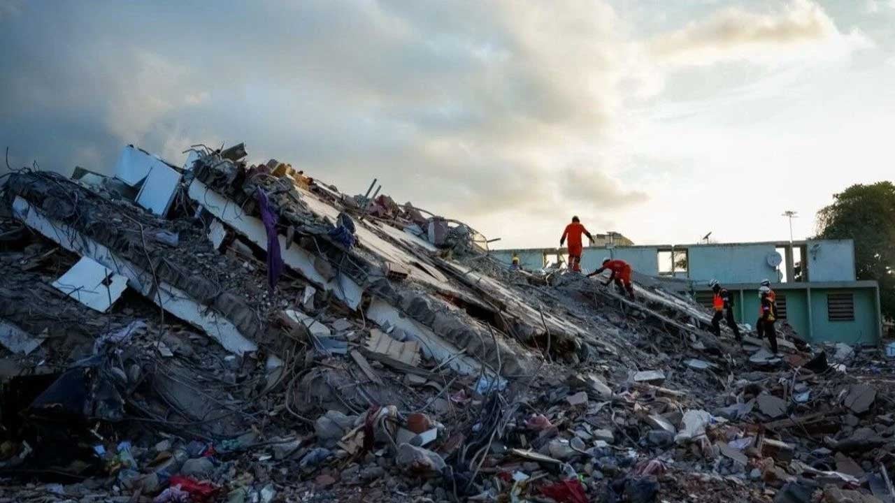 Venezuela'daki depremlerde hayatını kaybedenlerin sayısı 4 bin 490'a yükseldi