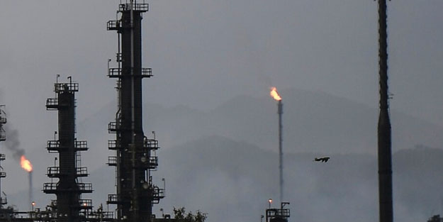 Venezuela’nın petrol geliri yüzde 47 Arttı! Fiyatlarda dengeler değişiyor: 1 milyon varil petrol üretimi