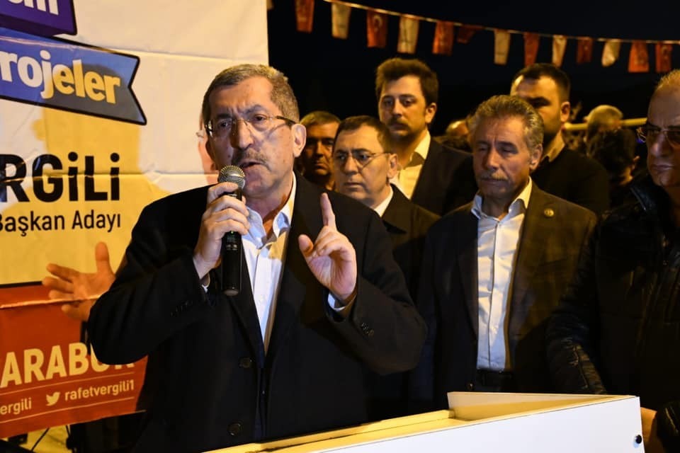 Vergili, “Rektörlükten prim yapmış ve siyasete girmiştir” 