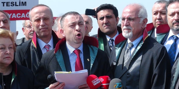 Vesayetçi ‘Baron’lara hukukçulardan tepki
