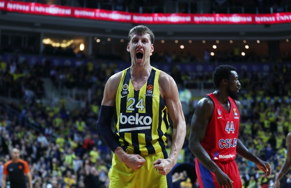 Vesely’den 3 yıllık imza 