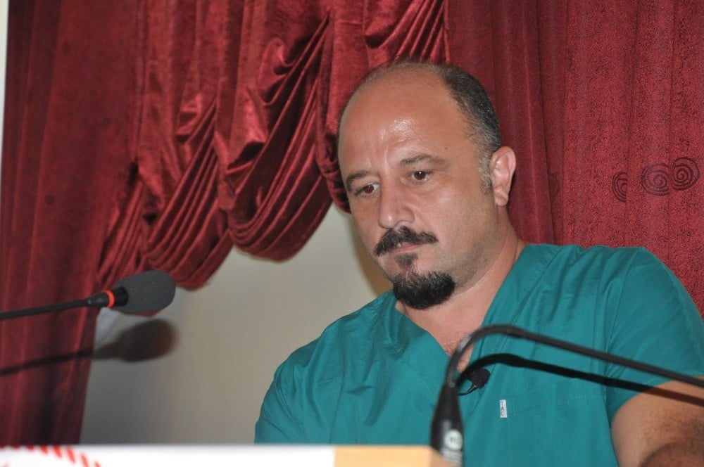 Veteriner Hekim Deniz Eteke; “Erkek çocuklarımızın memeleri çıkmaya başladı” 