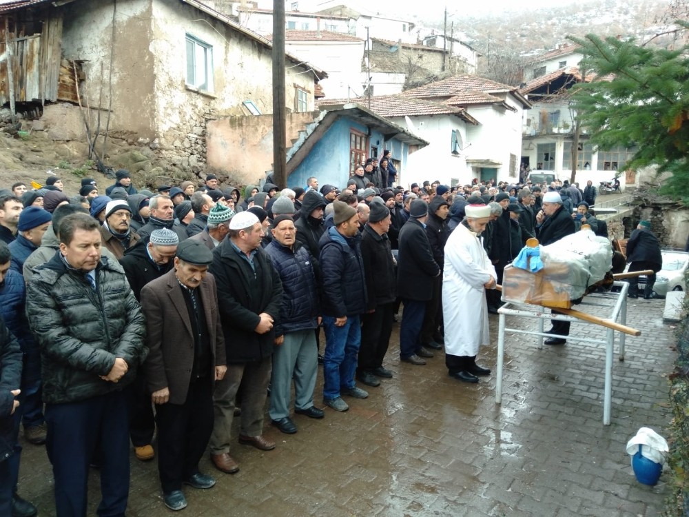 Veysel Karakış dualarla toprağa verildi 