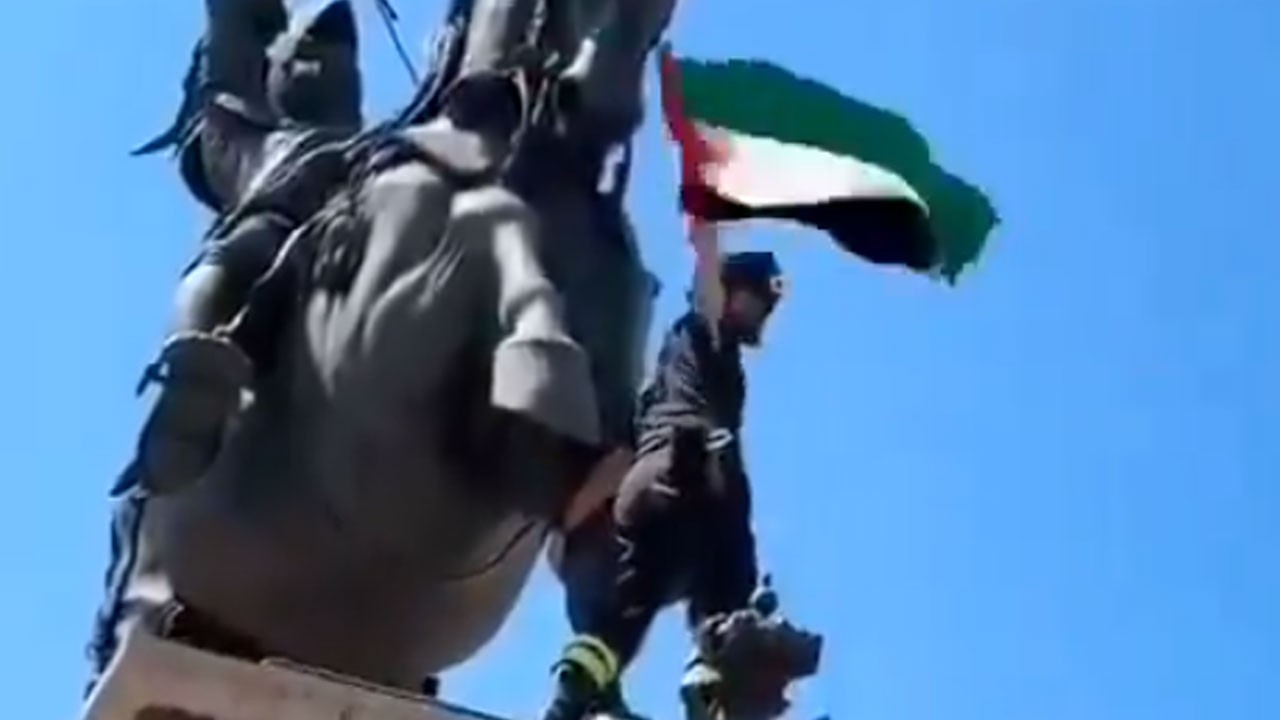 Vicdanın dili, dini yok!.. İtalyan itfaiyeci gönülleri fethetti