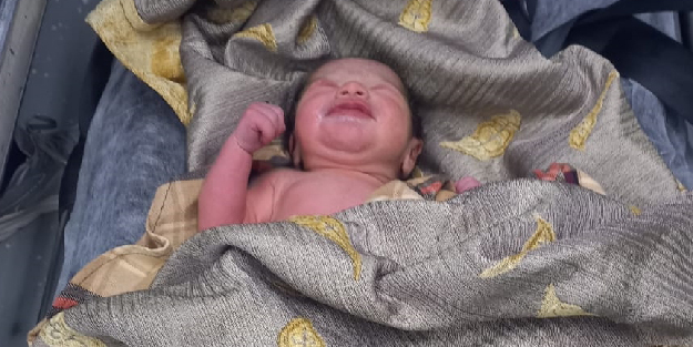 Vicdansızlar! Cami avlusunda yeni doğmuş bebek bulundu