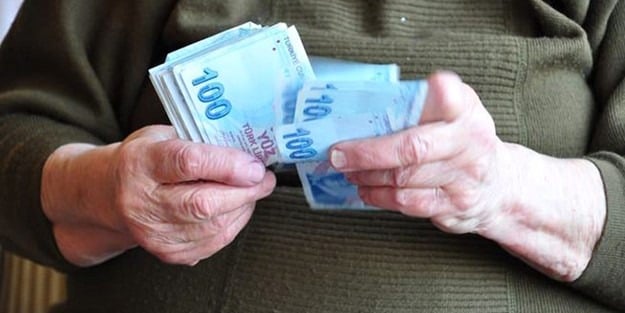 Vicdansızlık! Tırnakçılık yaparak yaşlıları dolandırdı