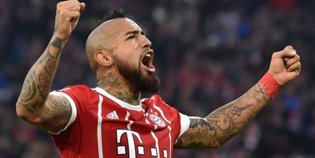 Vidal Barcelona ile el sıkıştı!