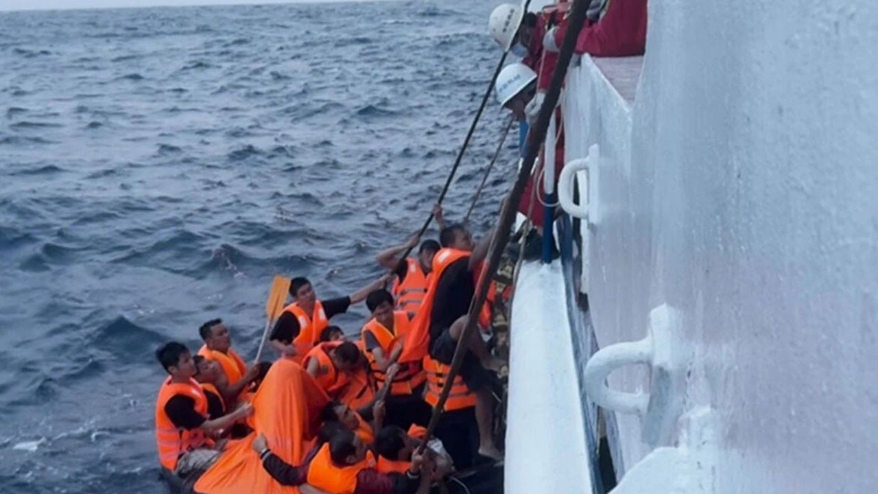 Vietnam bayraklı gemi battı! Çin 47 mürettebatı kurtardı