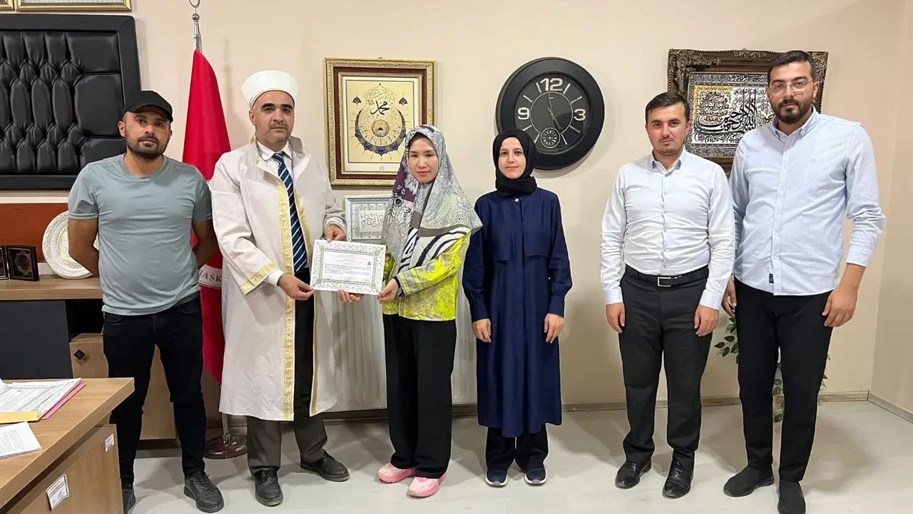 Vietnamlı kadın Müslüman oldu